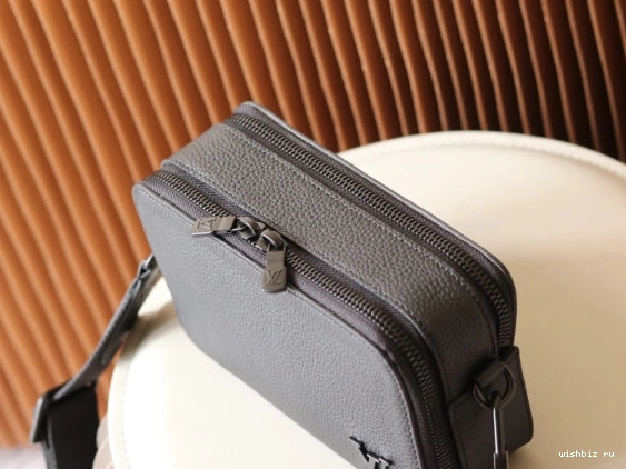 WIS Wearable VUITTON Wallet LOUIS Alpha 0827